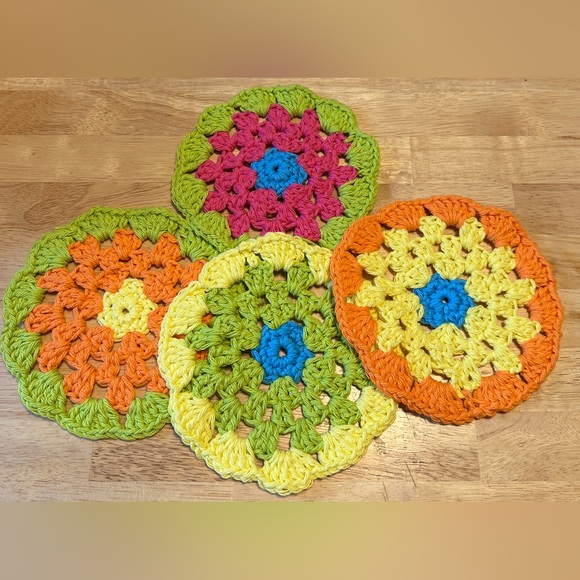 Handmade Flower Crocheted Coasters Set of 4 - Picture 1 of 8